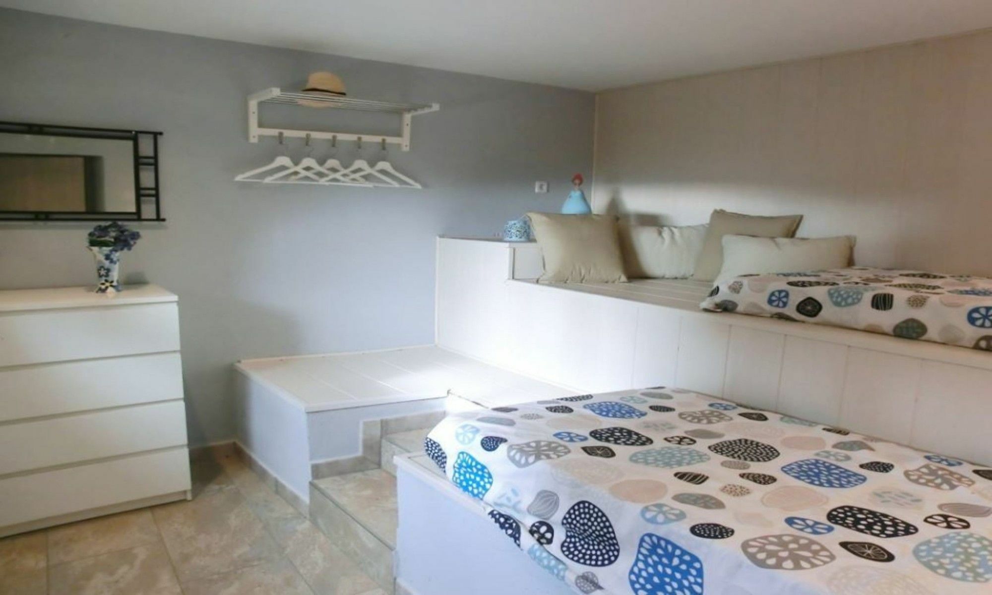 In - 104832 By Mo * Lloret de Mar